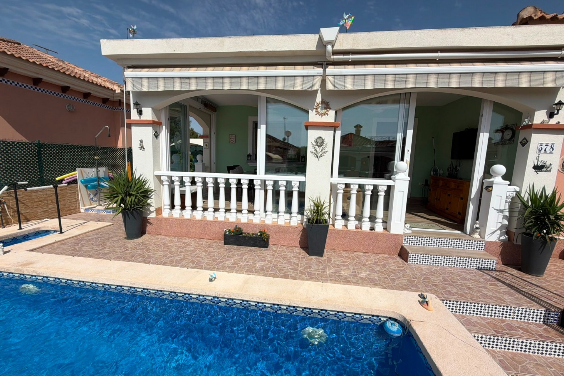 Videresalg - Frittliggende Villa - Los Montesinos - La Herrada