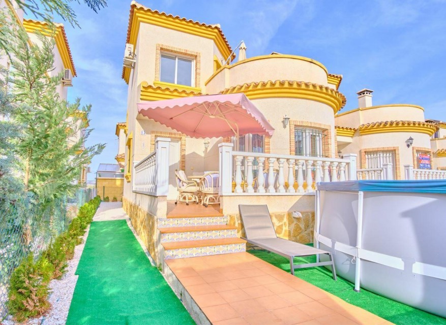 Videresalg - Frittliggende Villa - Los Montesinos - La Herrada