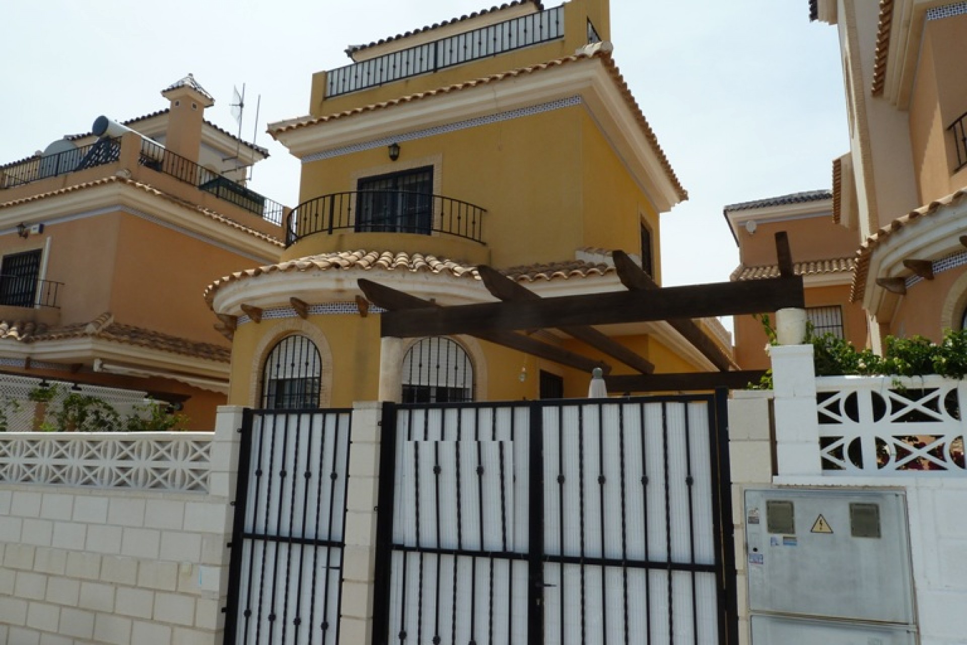 Videresalg - Frittliggende Villa - Los Montesinos - La Herrada