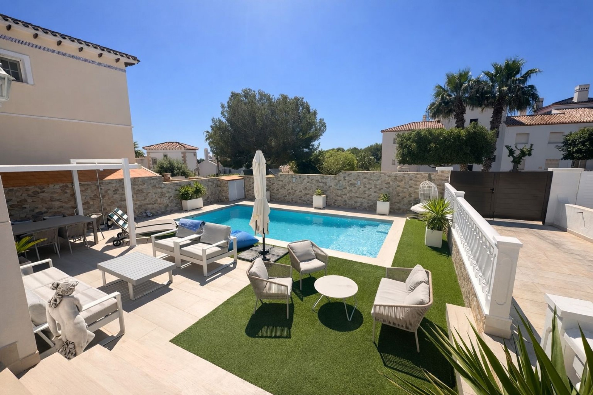 Videresalg - Frittliggende Villa - Orihuela Costa - Los Dolses
