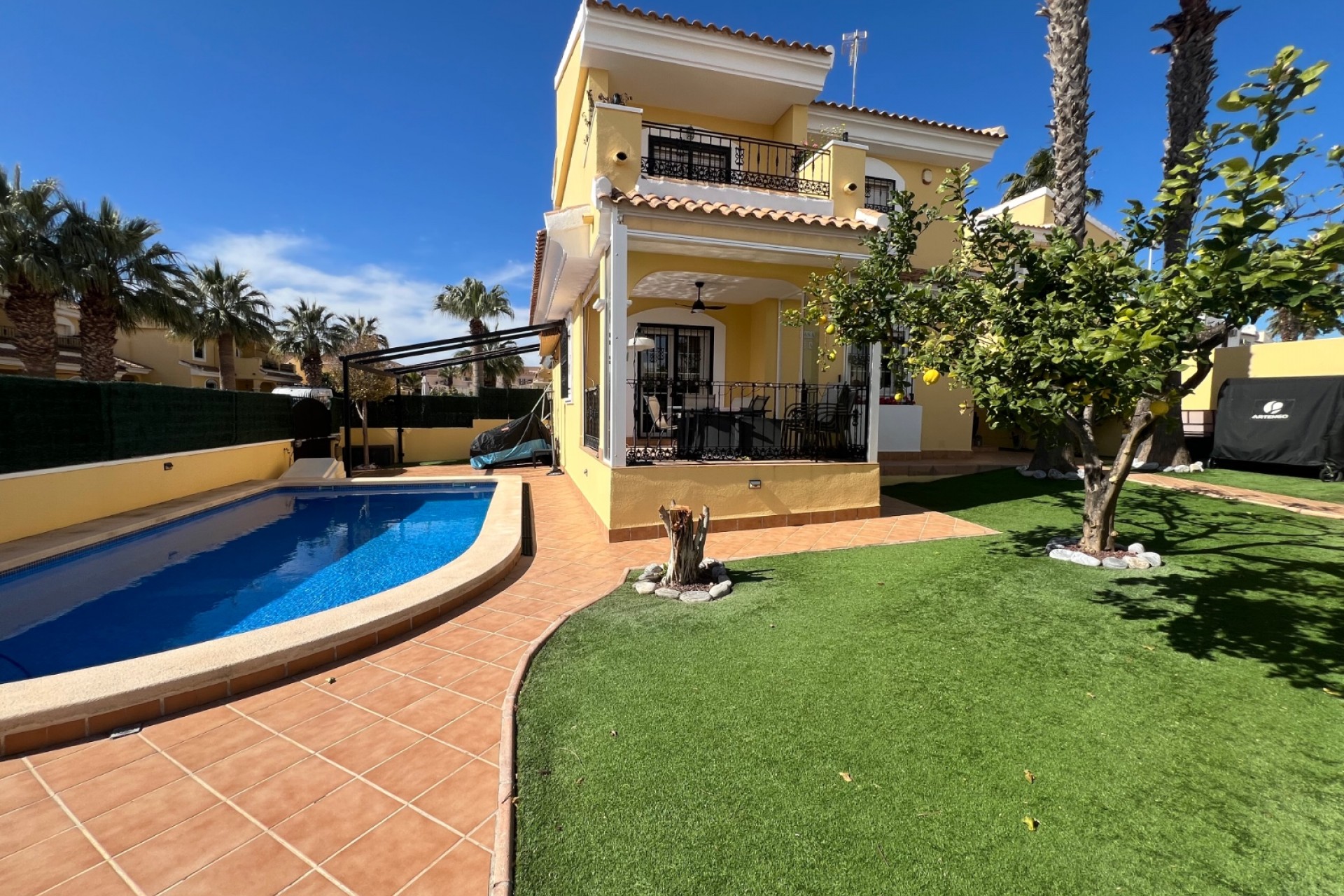 Videresalg - Frittliggende Villa - Orihuela Costa - Los Dolses