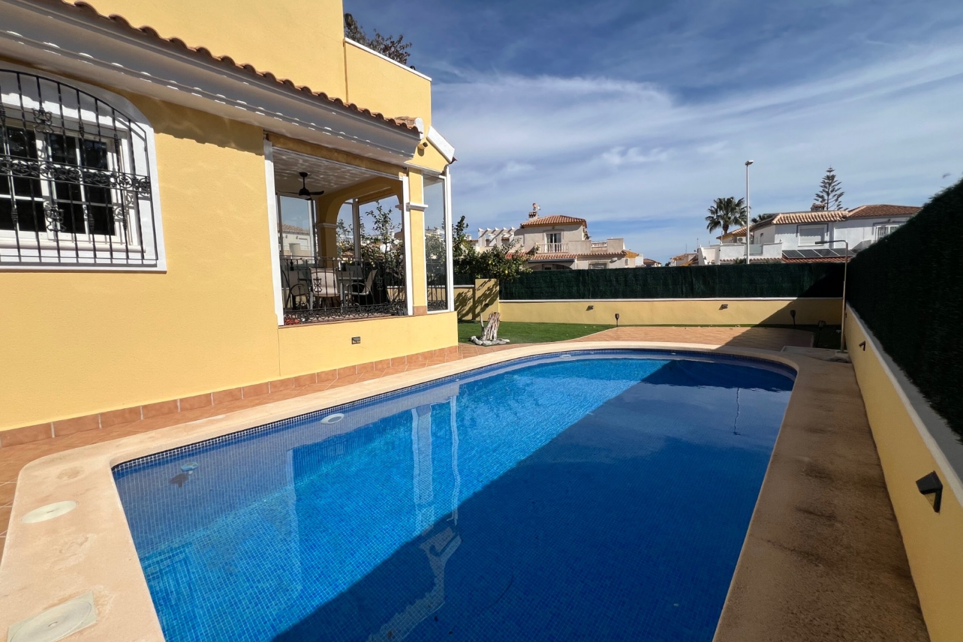 Videresalg - Frittliggende Villa - Orihuela Costa - Los Dolses