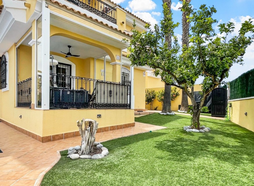 Videresalg - Frittliggende Villa - Orihuela Costa - Los Dolses