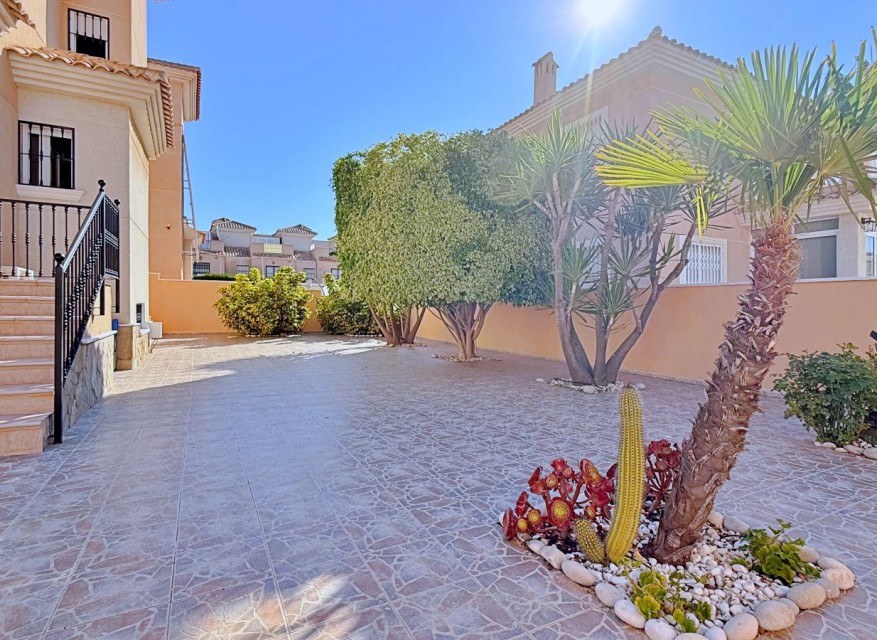 Videresalg - Frittliggende Villa - Orihuela Costa - Punta Prima