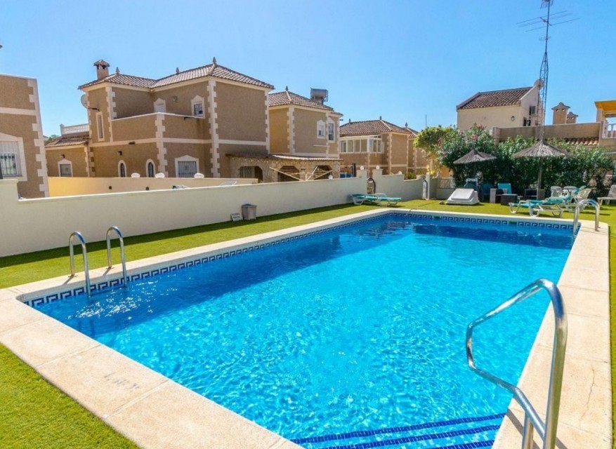 Videresalg - Frittliggende Villa - Orihuela Costa - Villamartin