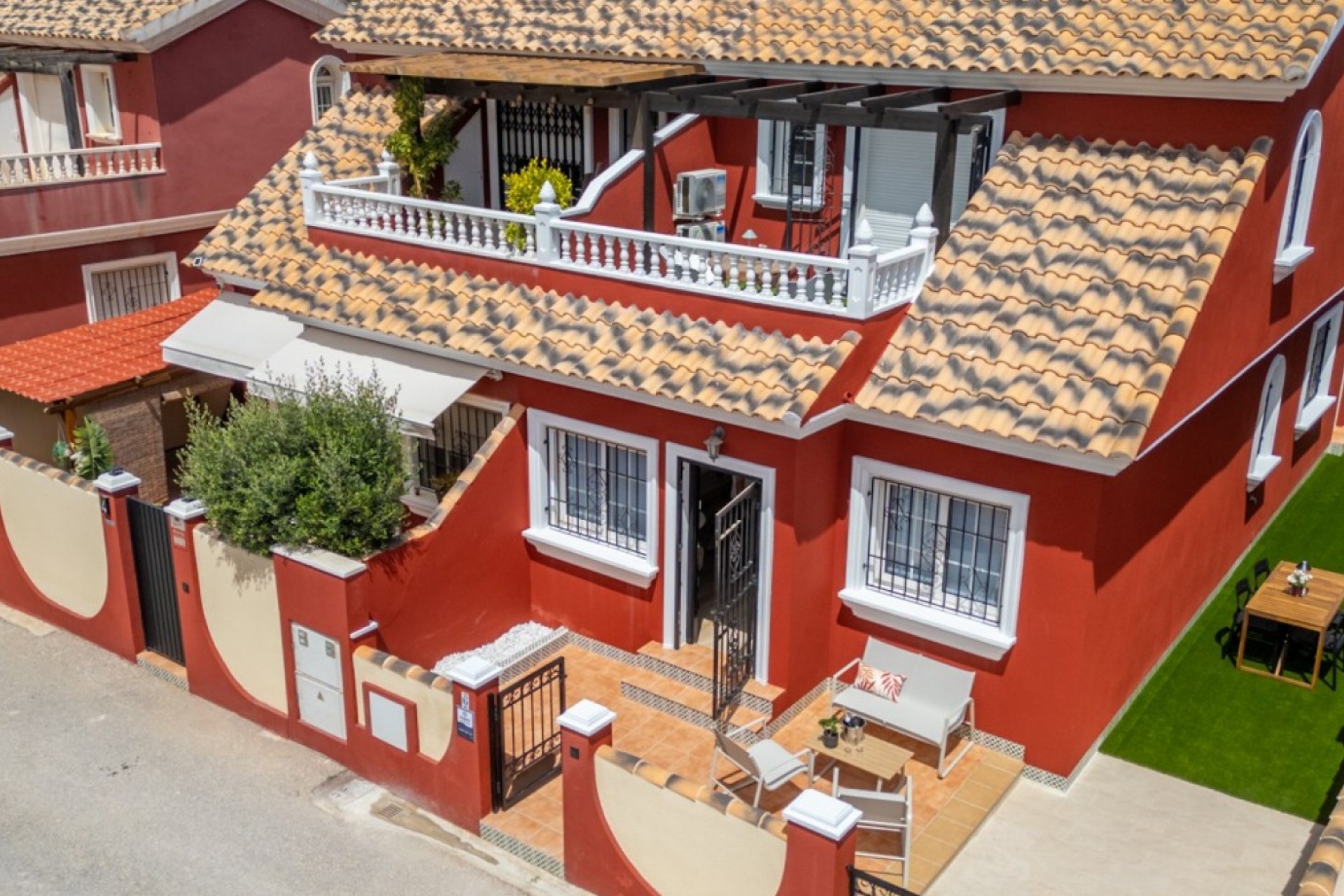Videresalg - Frittliggende Villa - Orihuela Costa - Villamartin