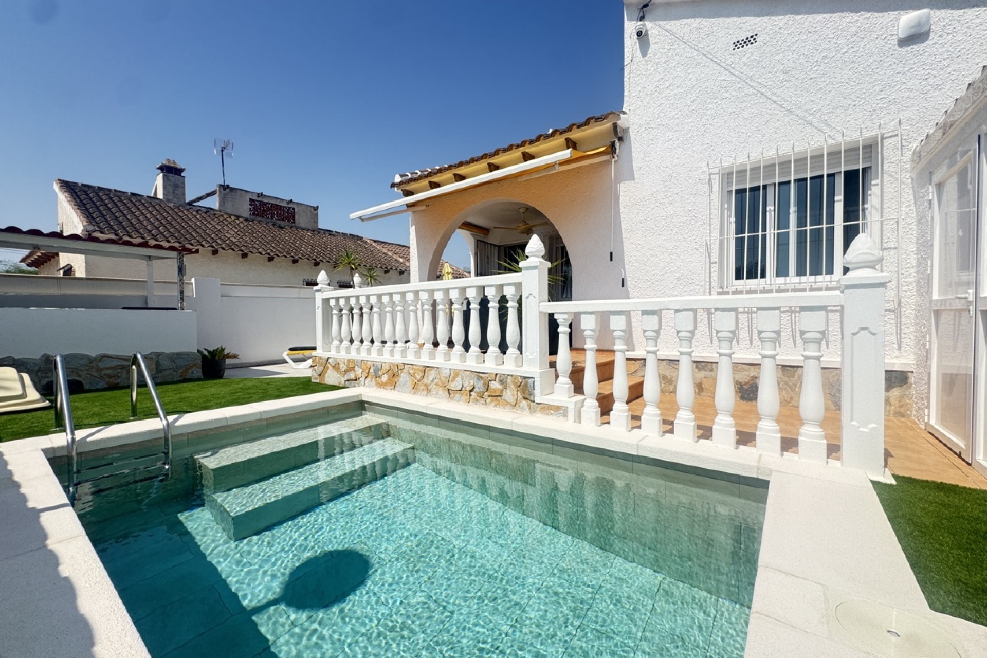 Videresalg - Frittliggende Villa - Orihuela Costa - Villamartin