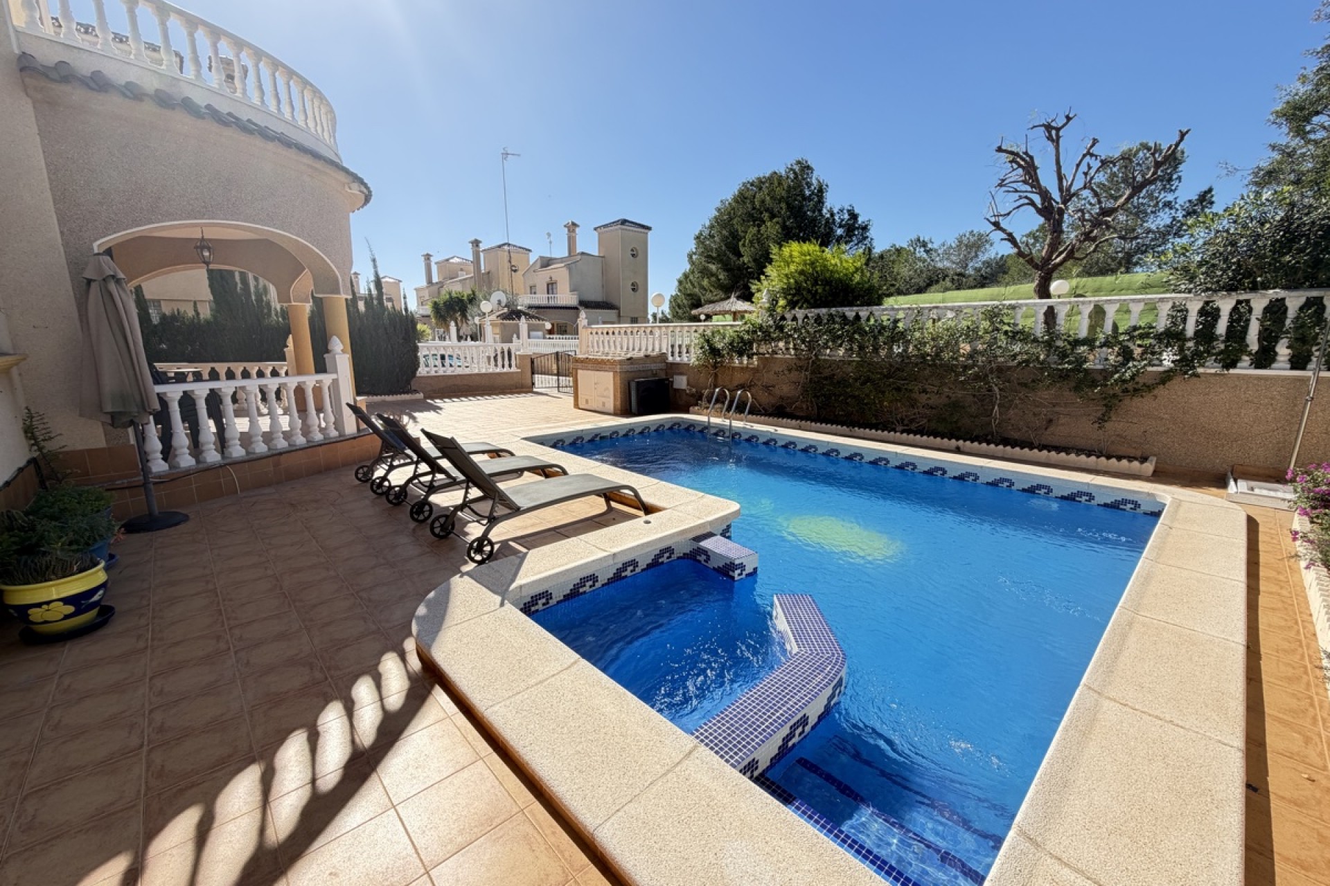 Videresalg - Frittliggende Villa - Orihuela Costa - Villamartin