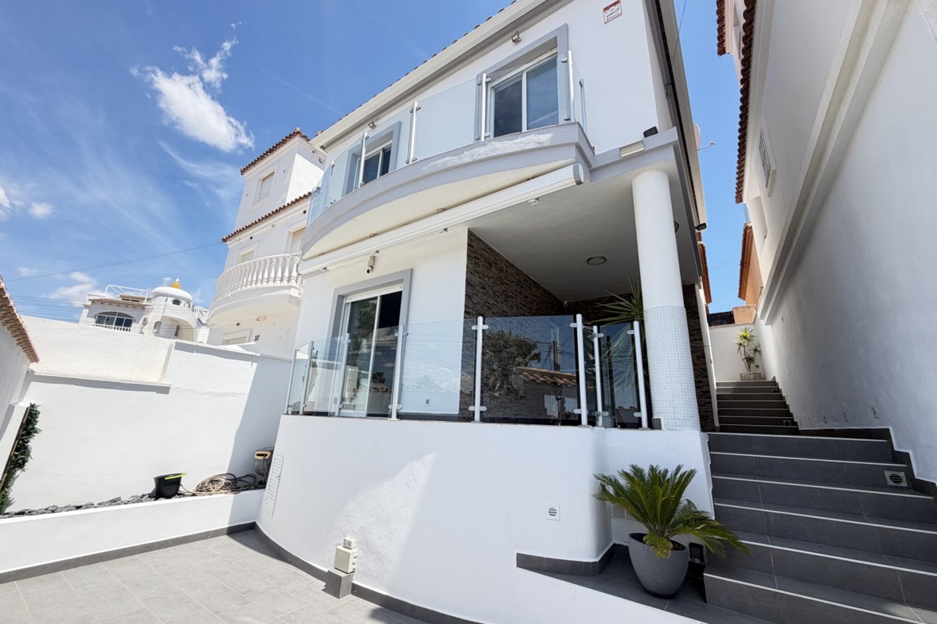Videresalg - Frittliggende Villa - Orihuela Costa - Villamartin