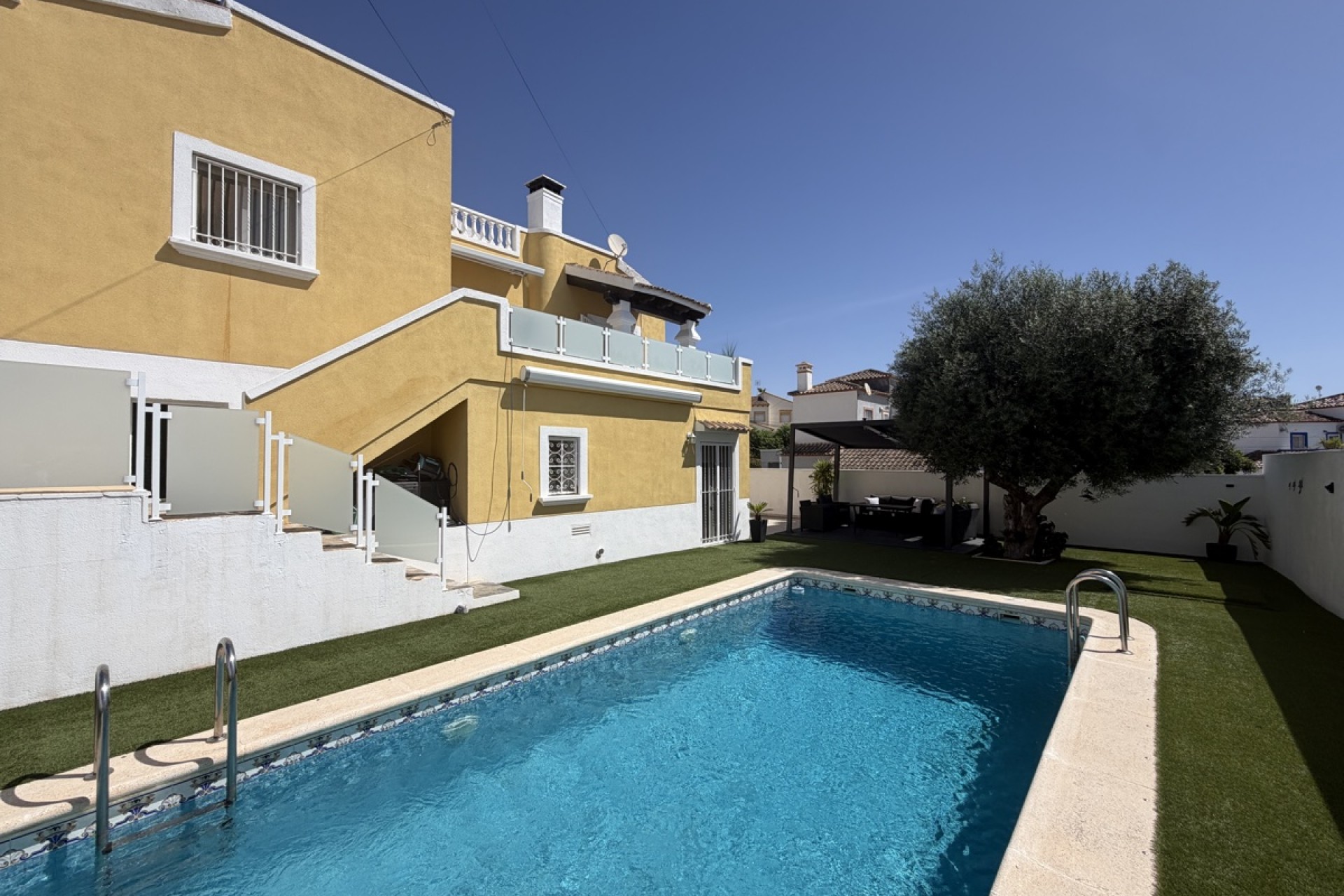 Videresalg - Frittliggende Villa - Orihuela Costa - Villamartin