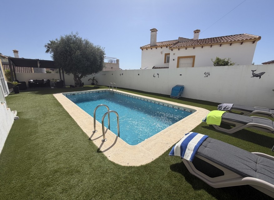 Videresalg - Frittliggende Villa - Orihuela Costa - Villamartin