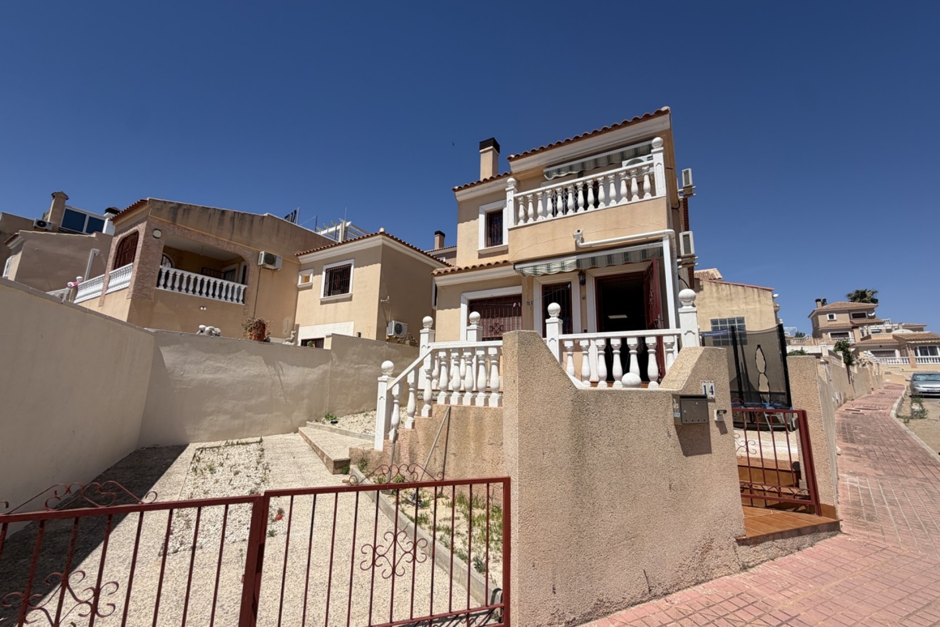 Videresalg - Frittliggende Villa - Orihuela Costa - Villamartin