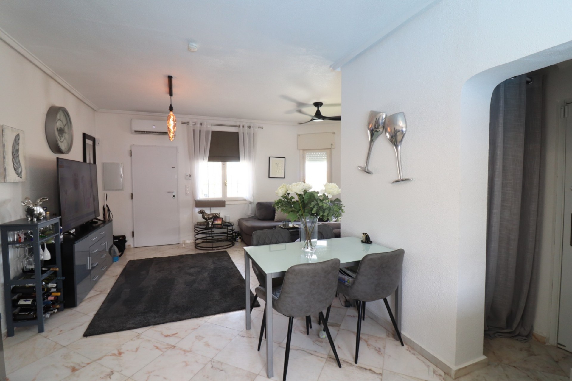 Videresalg - Frittliggende Villa - Orihuela Costa - Villamartin