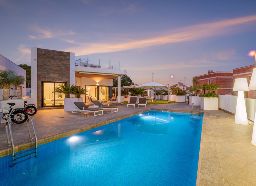 Videresalg - Frittliggende Villa - Orihuela Costa - Villamartin