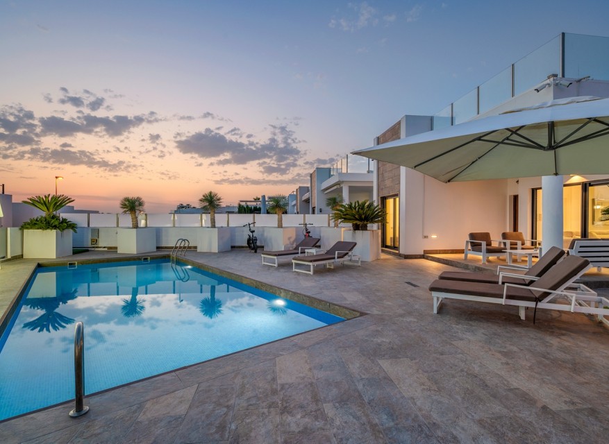 Videresalg - Frittliggende Villa - Orihuela Costa - Villamartin