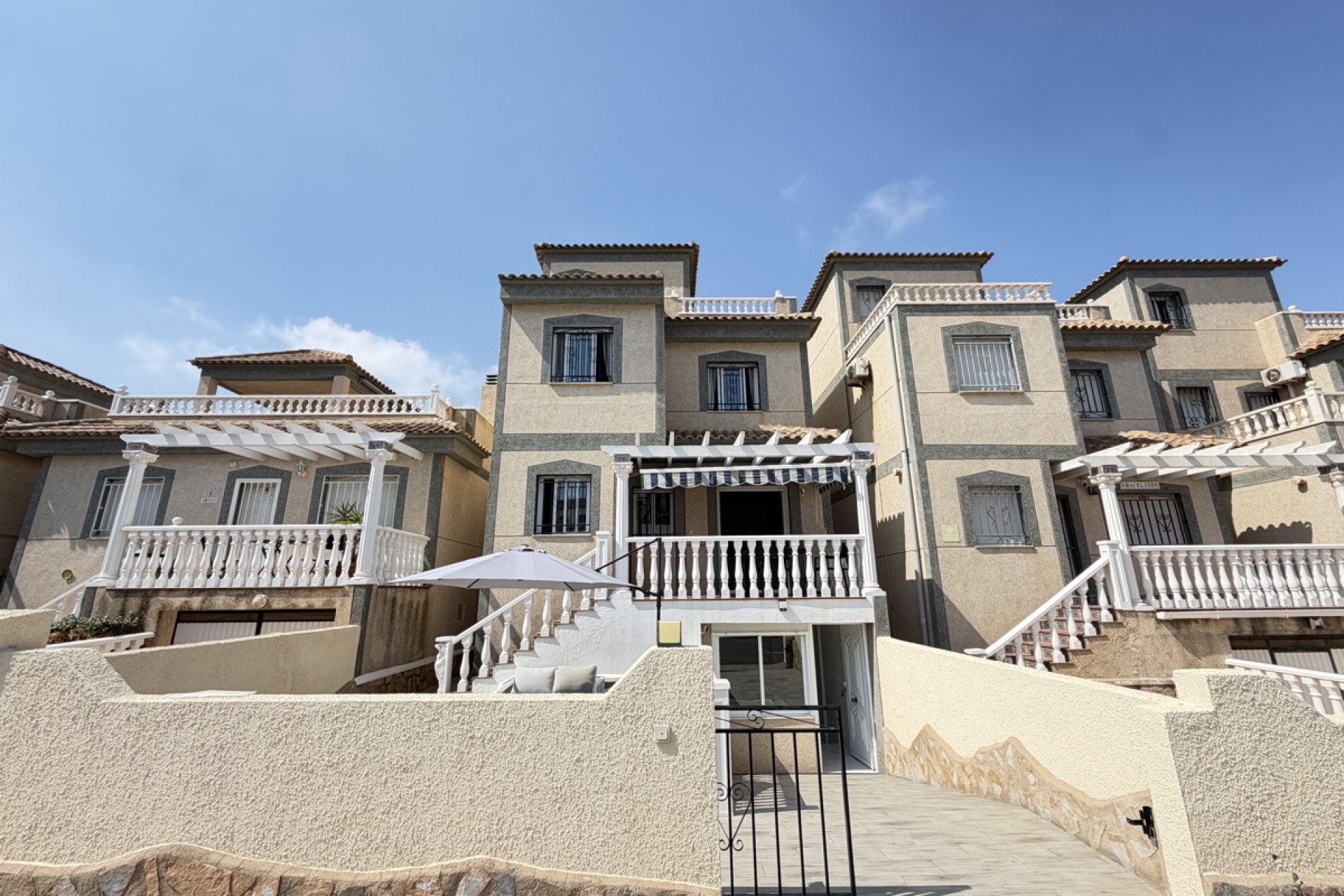 Videresalg - Frittliggende Villa - Orihuela Costa - Villamartin
