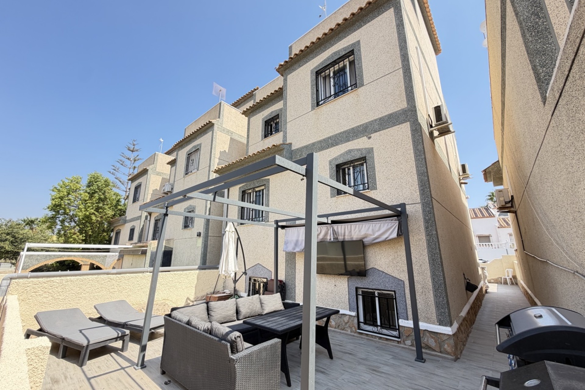 Videresalg - Frittliggende Villa - Orihuela Costa - Villamartin