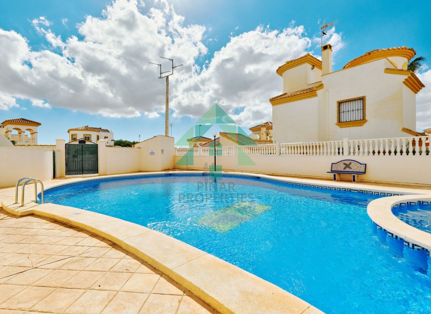 Videresalg - Frittliggende Villa - Pinar de Campoverde - Pinar de Campoverde - Landsby