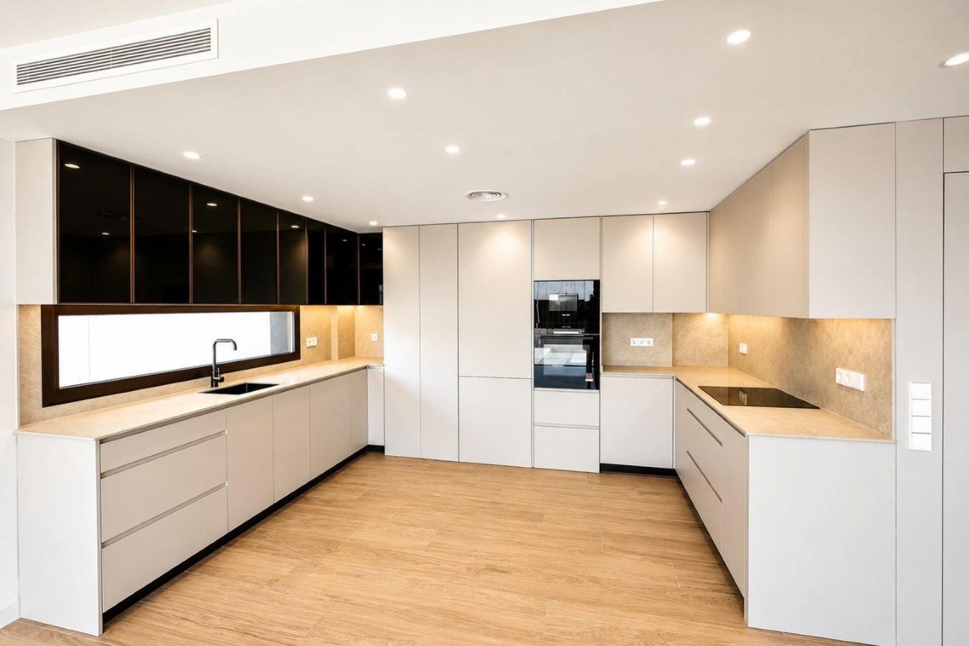 Videresalg - Frittliggende Villa - Santiago de La Ribera - Santiago de La Ribera - Byen