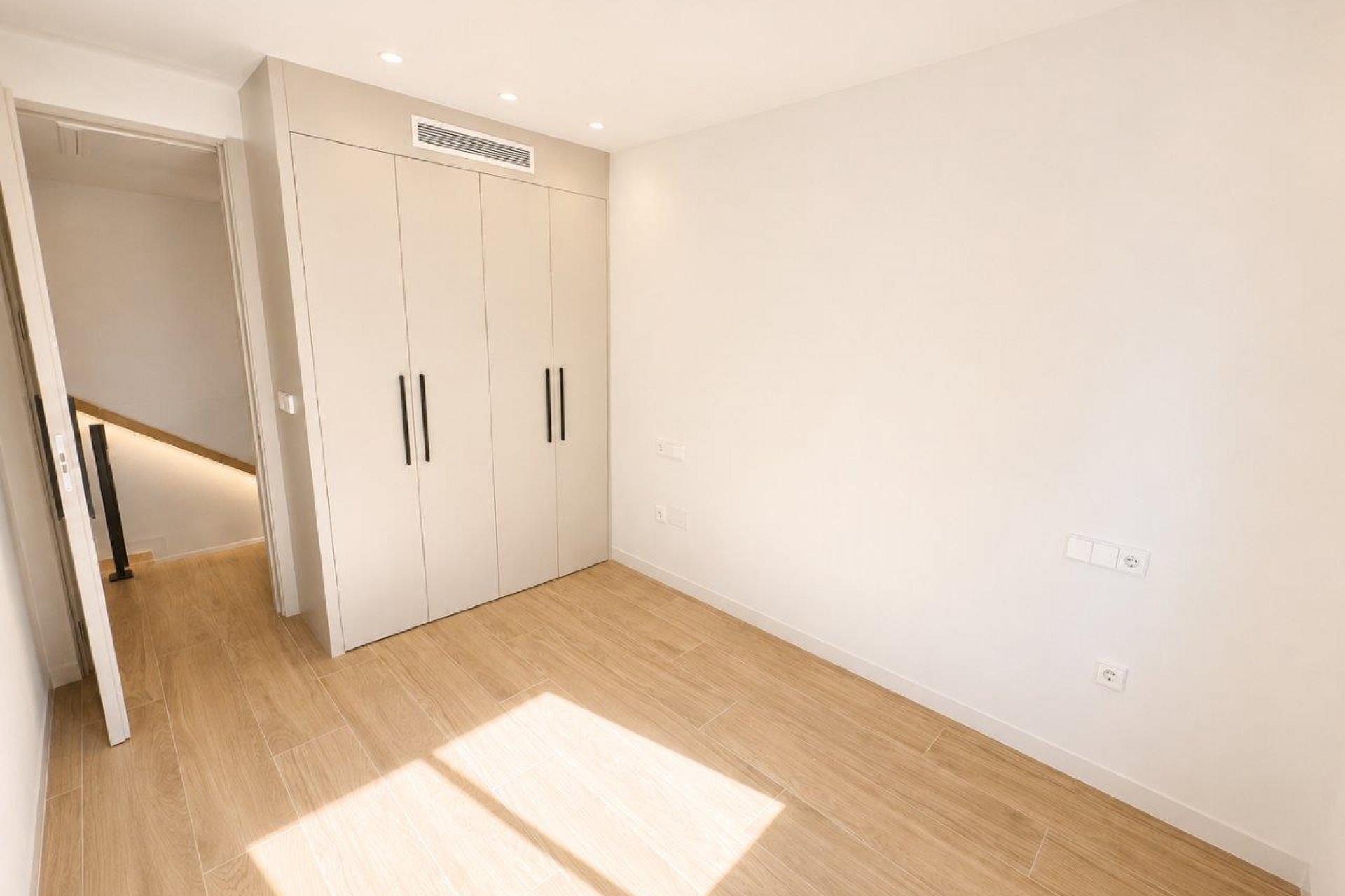 Videresalg - Frittliggende Villa - Santiago de La Ribera - Santiago de La Ribera - Byen