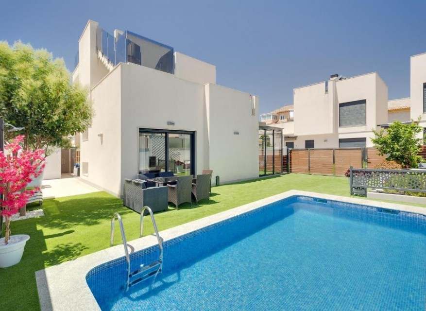 Videresalg - Frittliggende Villa - Torrevieja - Aguas Nuevas