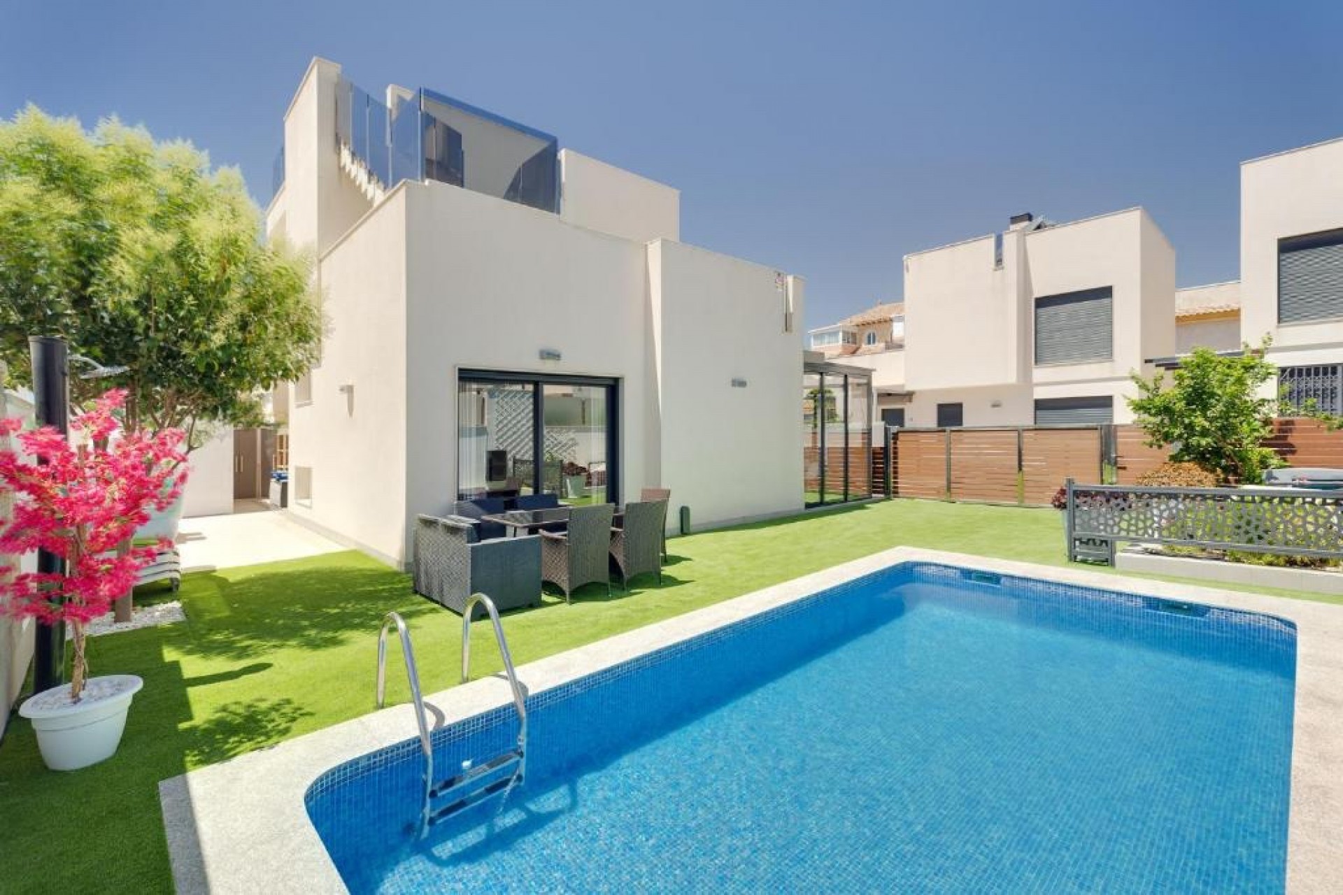 Videresalg - Frittliggende Villa - Torrevieja - Aguas Nuevas
