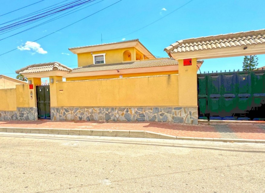 Videresalg - Frittliggende Villa - Torrevieja - Los Balcones - Los Altos del Edén