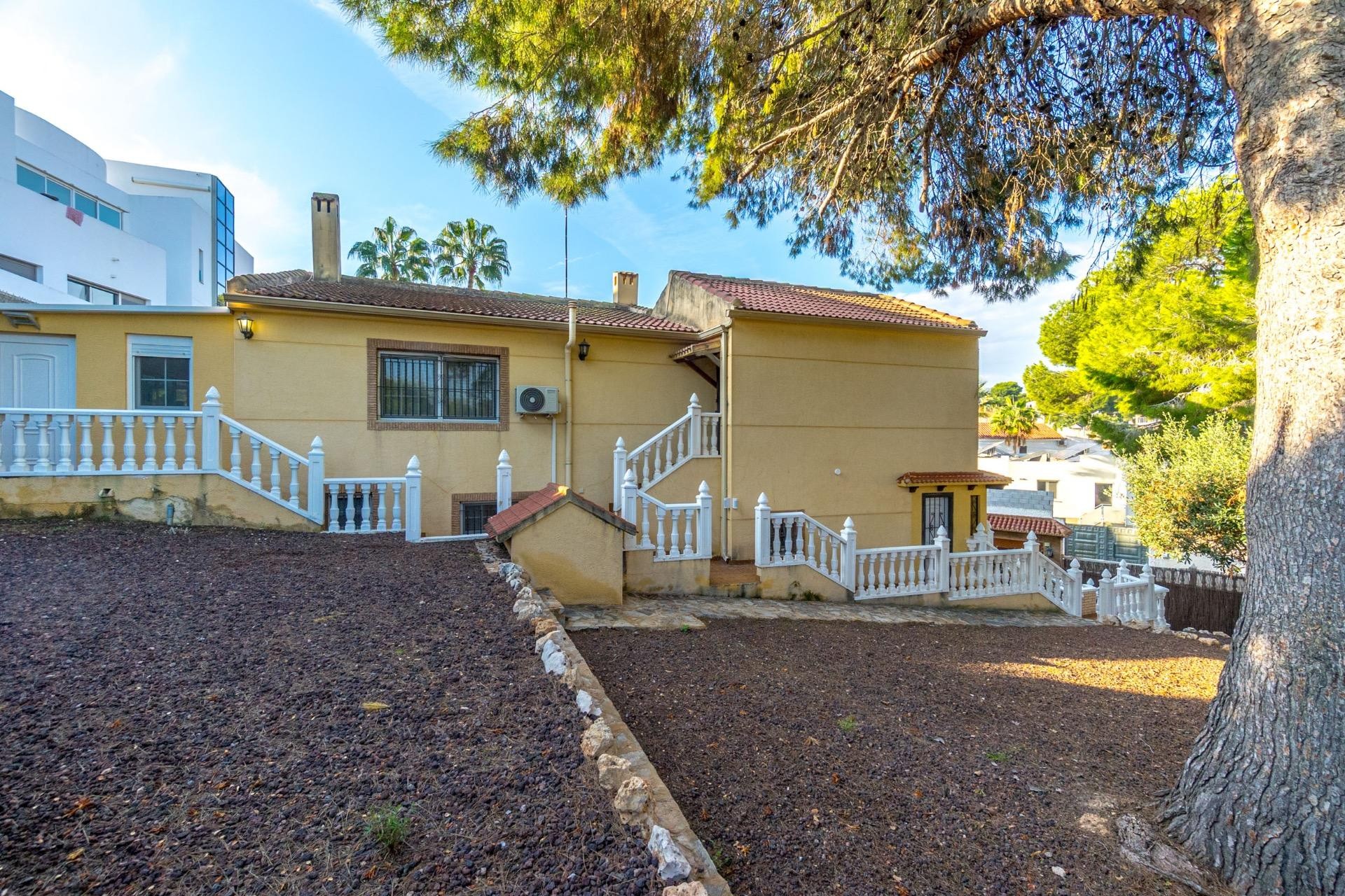 Videresalg - Frittliggende Villa - Torrevieja - Los Balcones