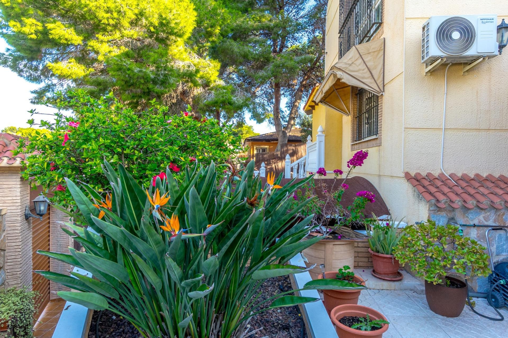 Videresalg - Frittliggende Villa - Torrevieja - Los Balcones