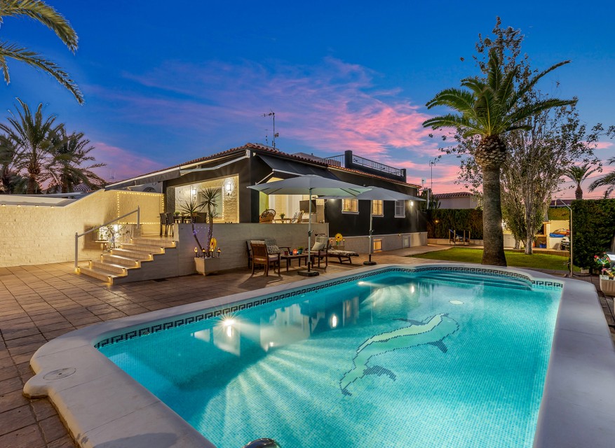 Videresalg - Frittliggende Villa - Torrevieja - Rocio del Mar