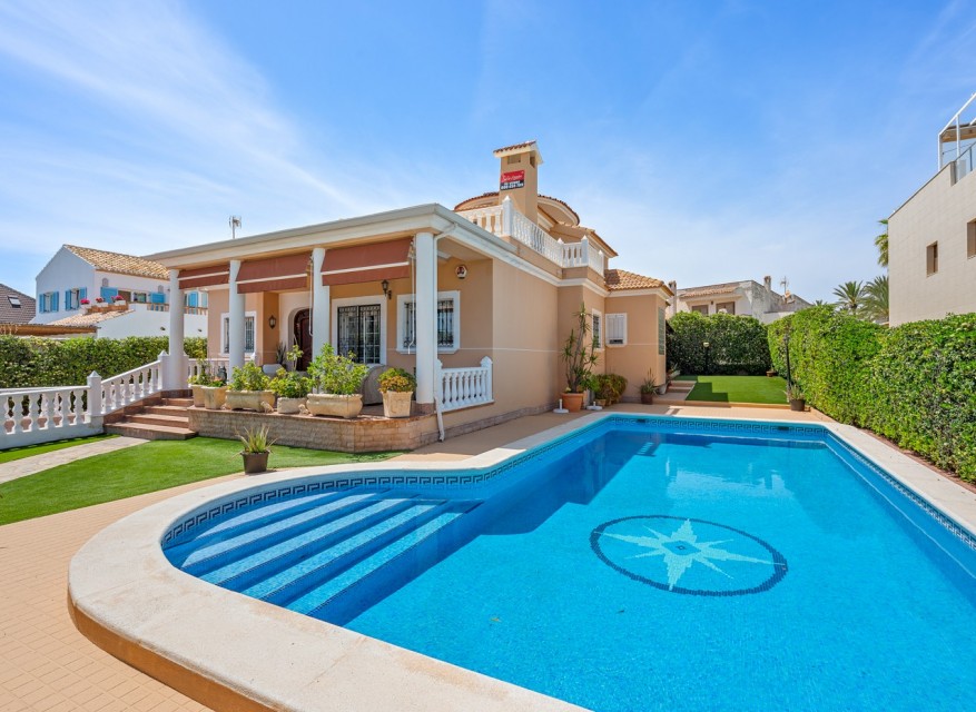 Videresalg - Frittliggende Villa - Torrevieja - Torre La Mata