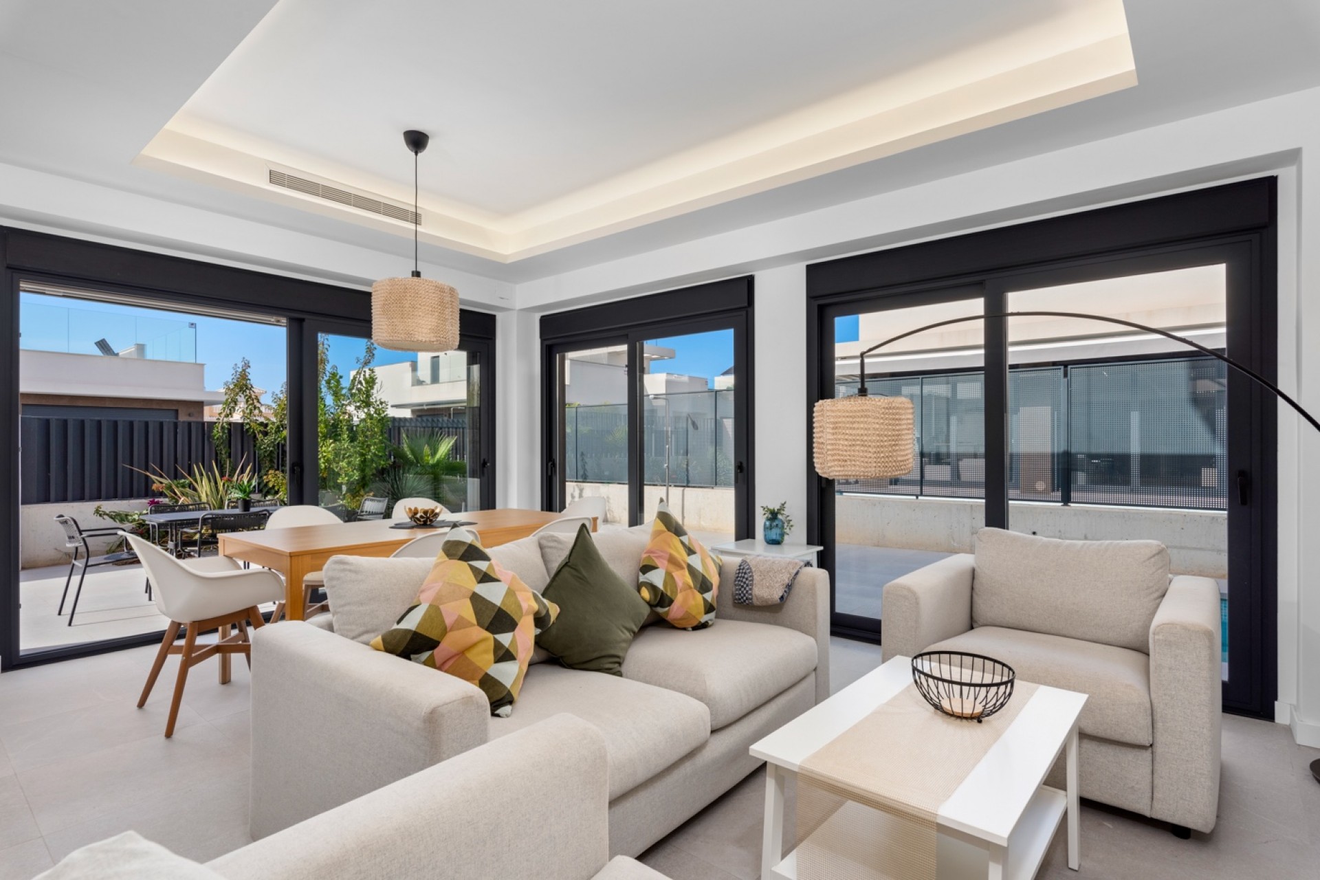 Videresalg - Tomannsbolig - La Marina - La Marina - Urbanisering