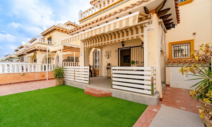 Vierkante Villa - Wederverkoop - Orihuela Costa - Lomas de Cabo Roig