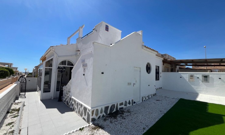 Vierkante Villa - Wederverkoop - Orihuela Costa - Punta Prima