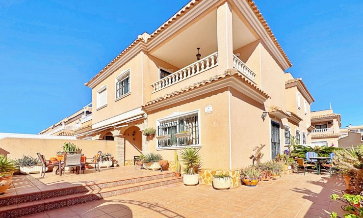 Vierkante Villa - Wederverkoop - Orihuela Costa - Villamartin