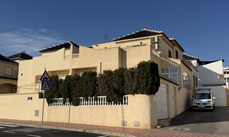 Vierkante Villa - Wederverkoop - Torrevieja - Los Balcones