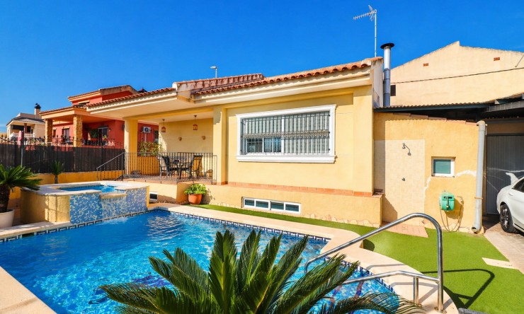 Villa - La Revente - Almoradi - El Saladar