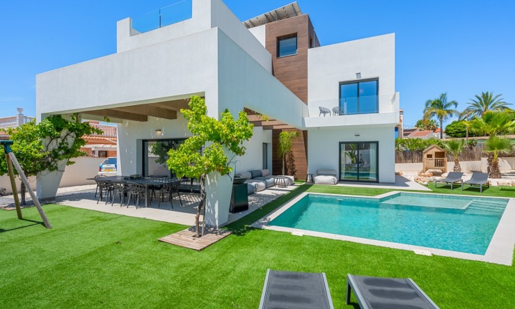 Villa - La Revente - Ciudad Quesada - LF-44229