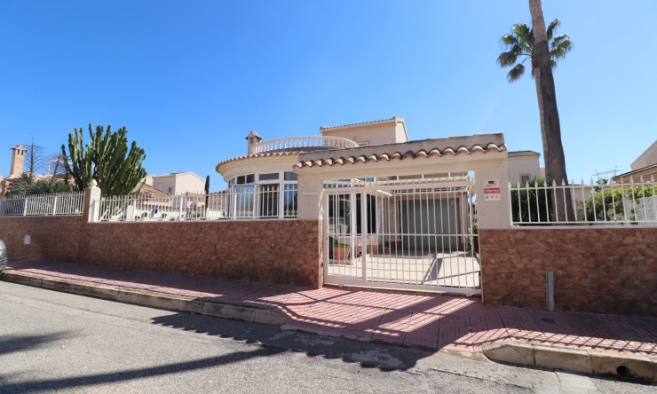 Villa - La Revente - Ciudad Quesada - VRE 5900