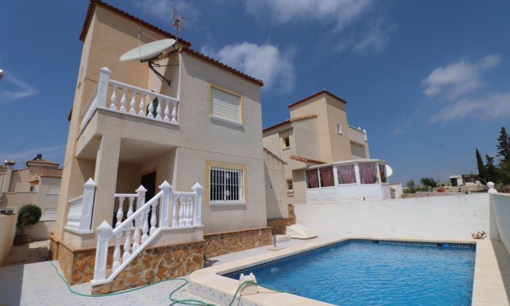Villa - Location - San Miguel de Salinas - Lake View Mansions