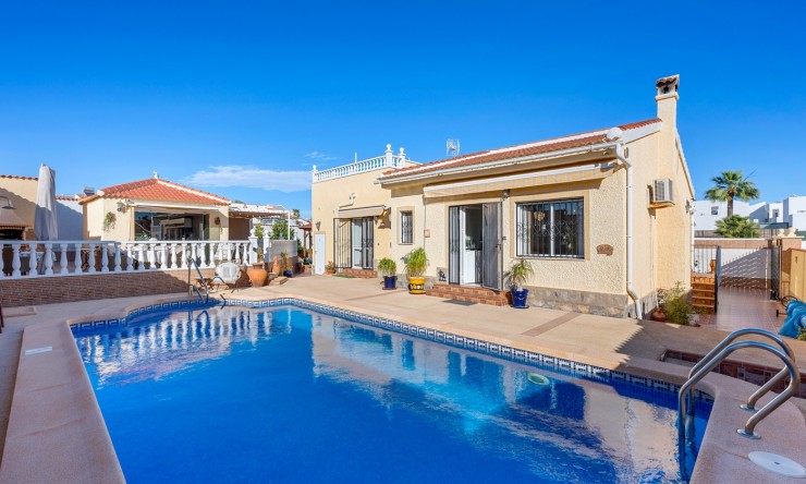 Vrijstaande Villa - Wederverkoop - Ciudad Quesada - Pueblo Bravo