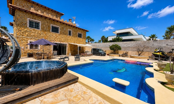 Vrijstaande Villa - Wederverkoop - La Marina - La Escuera