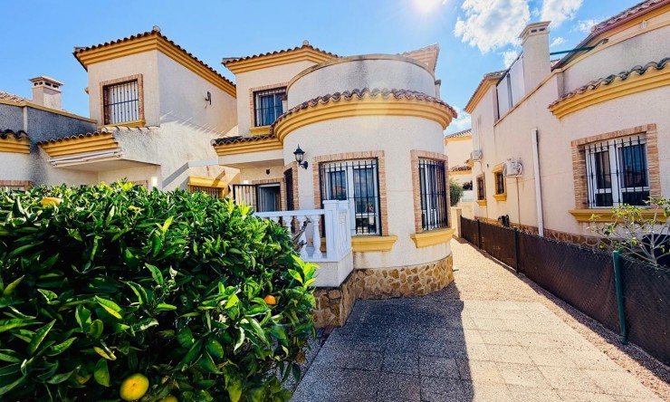 Vrijstaande Villa - Wederverkoop - Los Montesinos - La Herrada