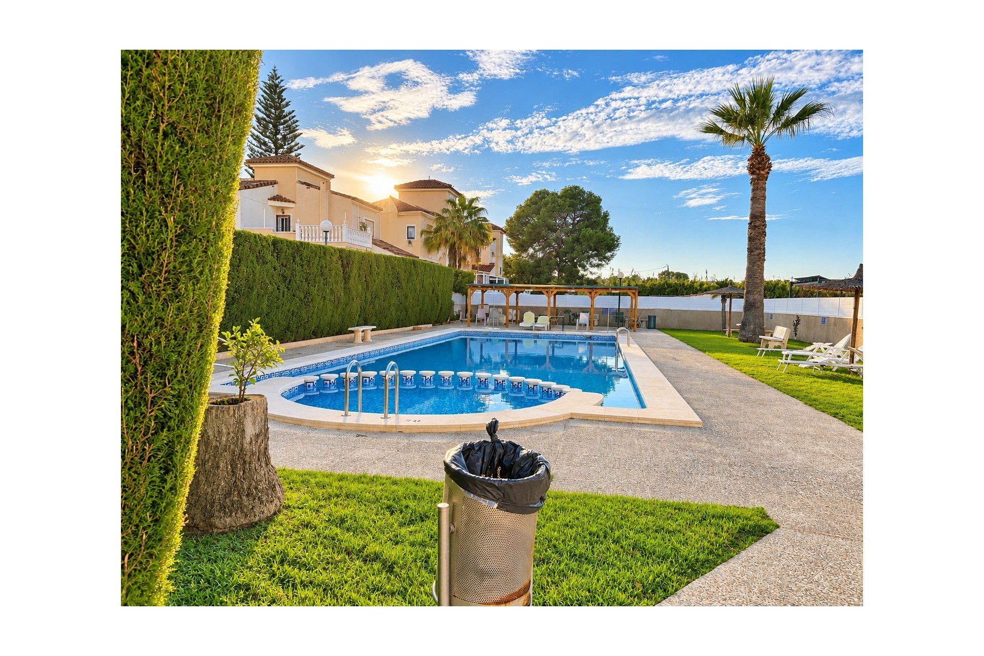 Wederverkoop - Vierkante Villa - Algorfa - Montebello