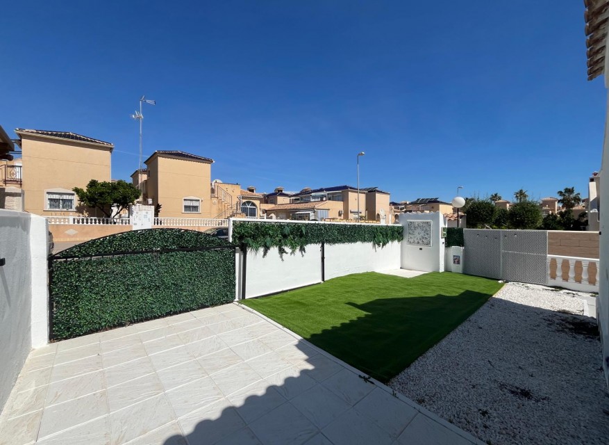 Wederverkoop - Vierkante Villa - Orihuela Costa - Punta Prima