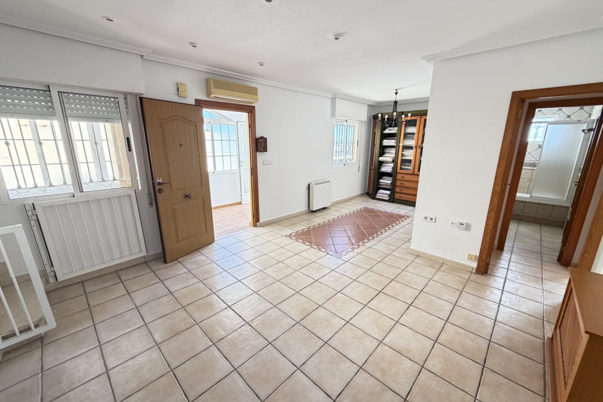 Wederverkoop - Vierkante Villa - Torrevieja - Los Balcones
