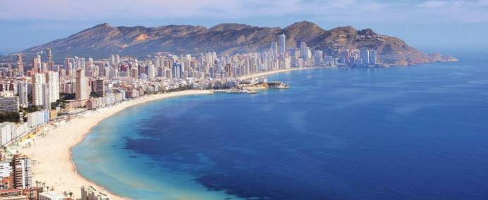 Vurderer å flytte eller kjøpe eiendom på Costa Blanca?