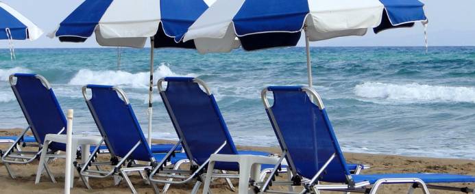 Hvis du vil sole deg mens du spiller golf eller vandrer på stranden, kan du kjøpe en eiendom til salgs i Playa Flamenca