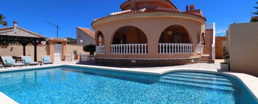 Discover our exclusive selection of properties for sale in Costa Blanca South