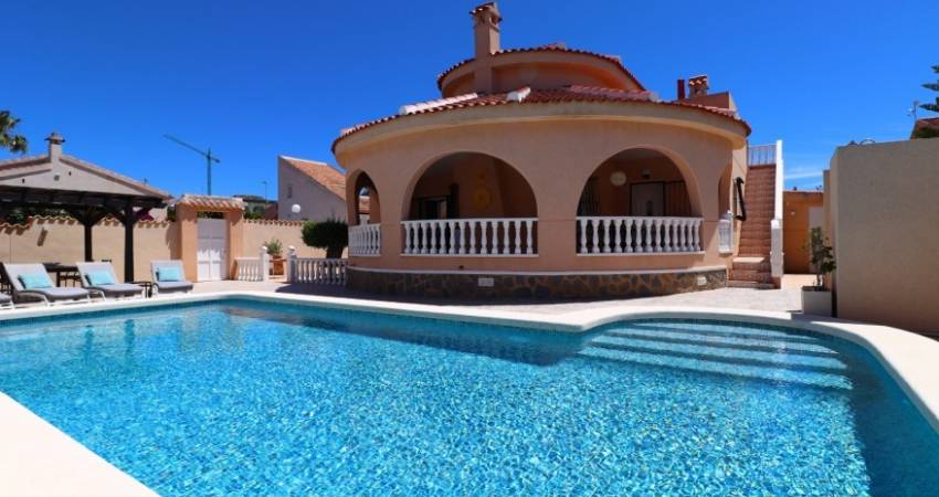 Discover our exclusive selection of properties for sale in Costa Blanca South